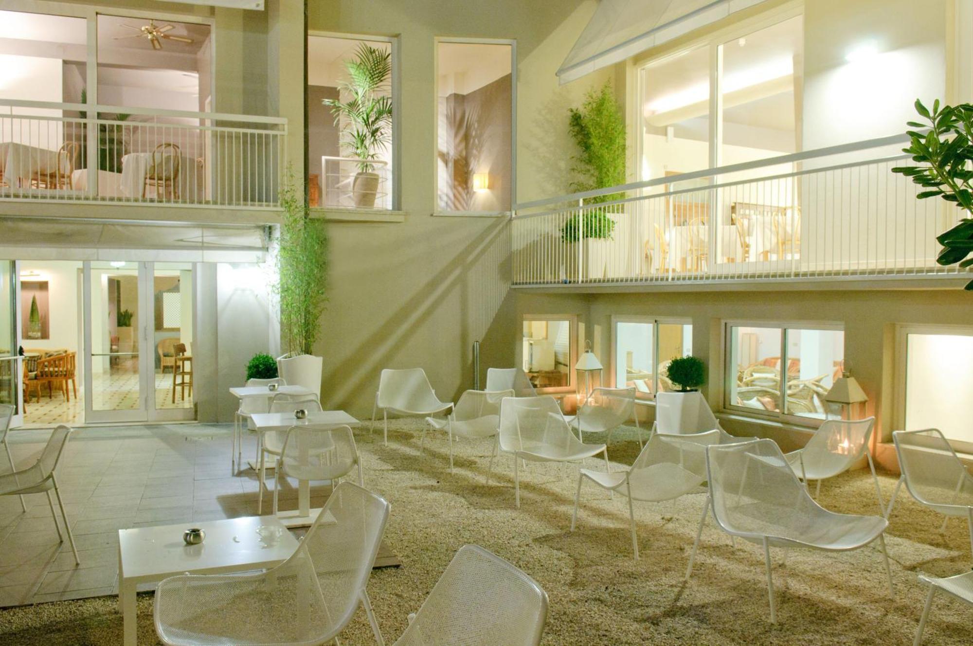 Hotel Trionfal Milano Marittima Esterno foto