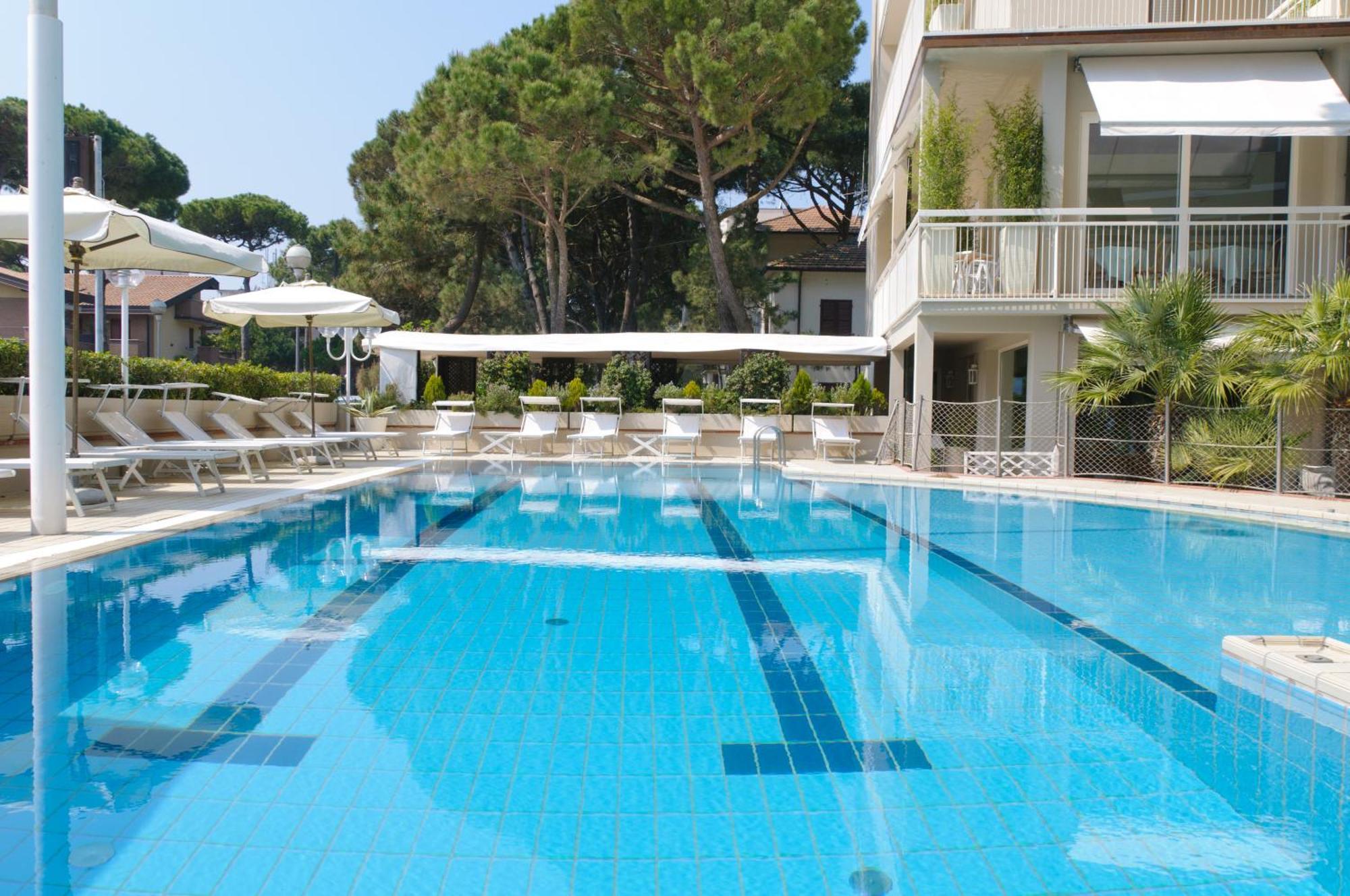 Hotel Trionfal Milano Marittima Esterno foto