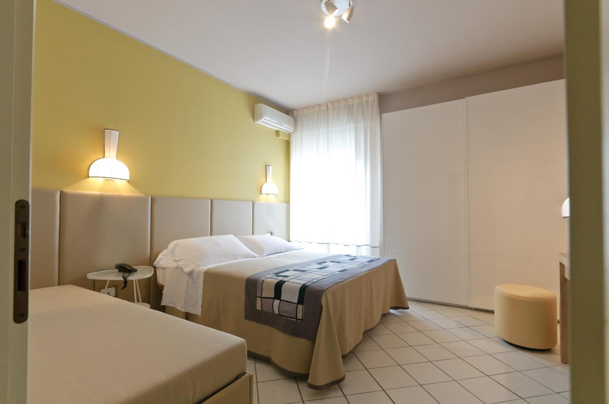 Hotel Trionfal Milano Marittima Esterno foto