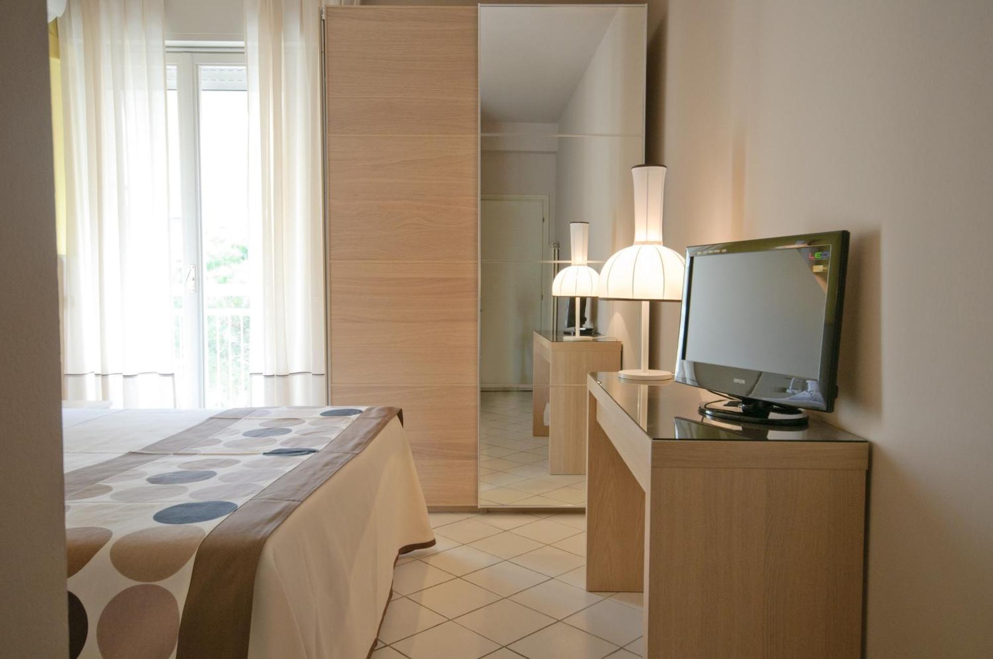 Hotel Trionfal Milano Marittima Esterno foto