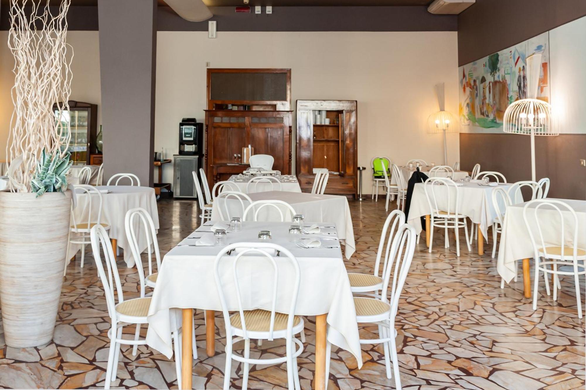 Hotel Trionfal Milano Marittima Esterno foto