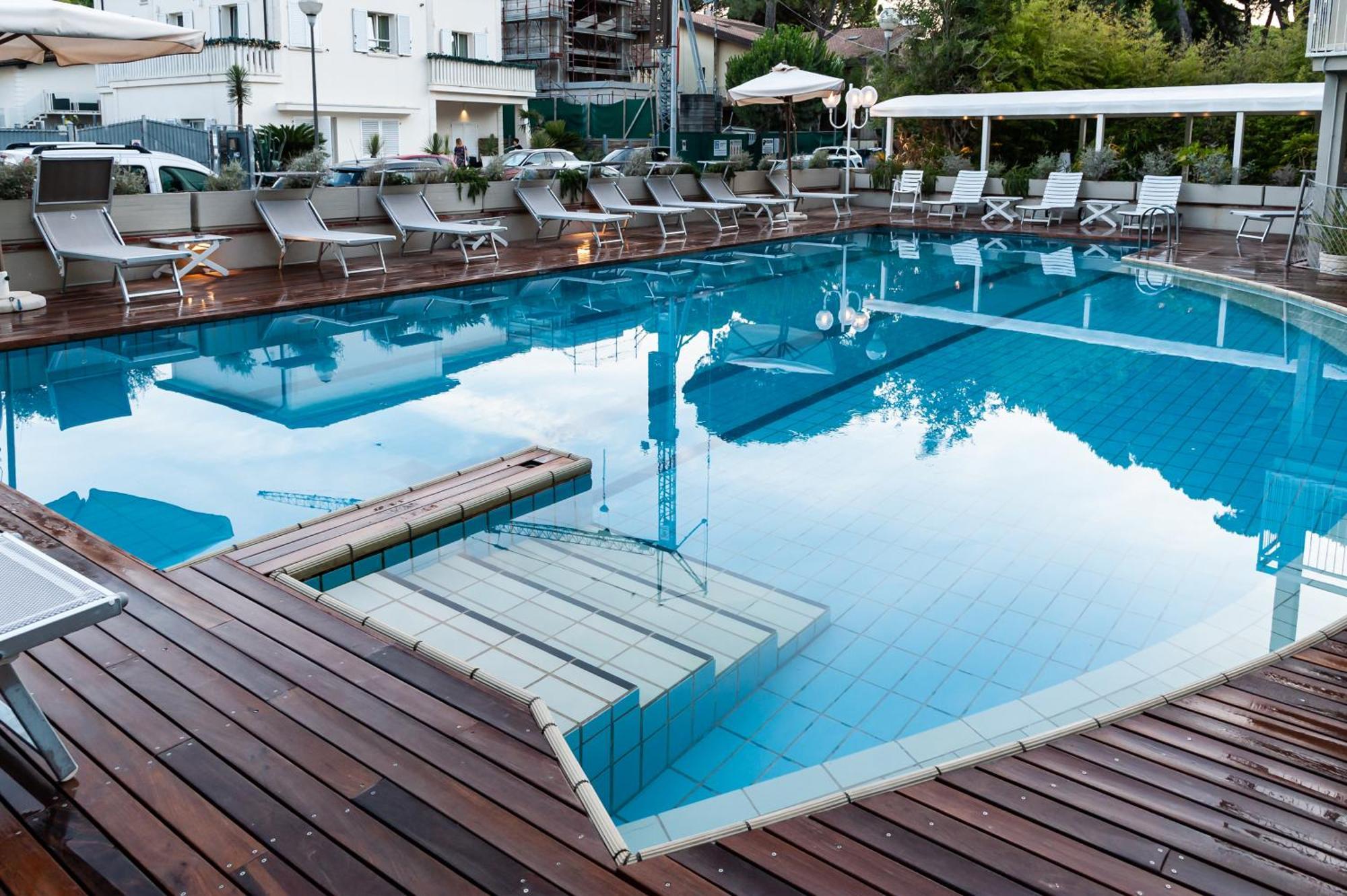 Hotel Trionfal Milano Marittima Esterno foto