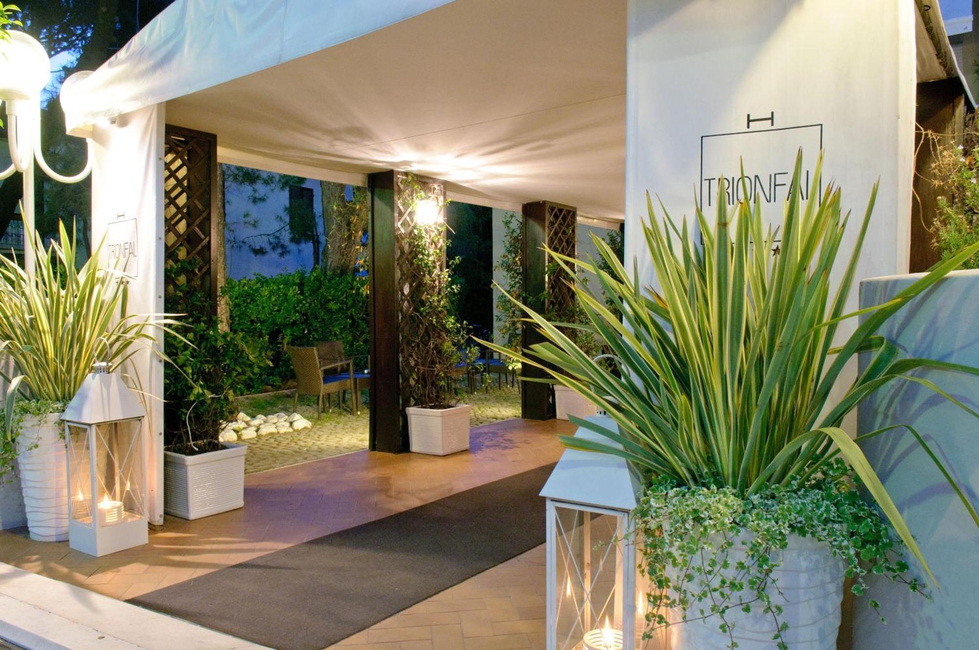 Hotel Trionfal Milano Marittima Esterno foto
