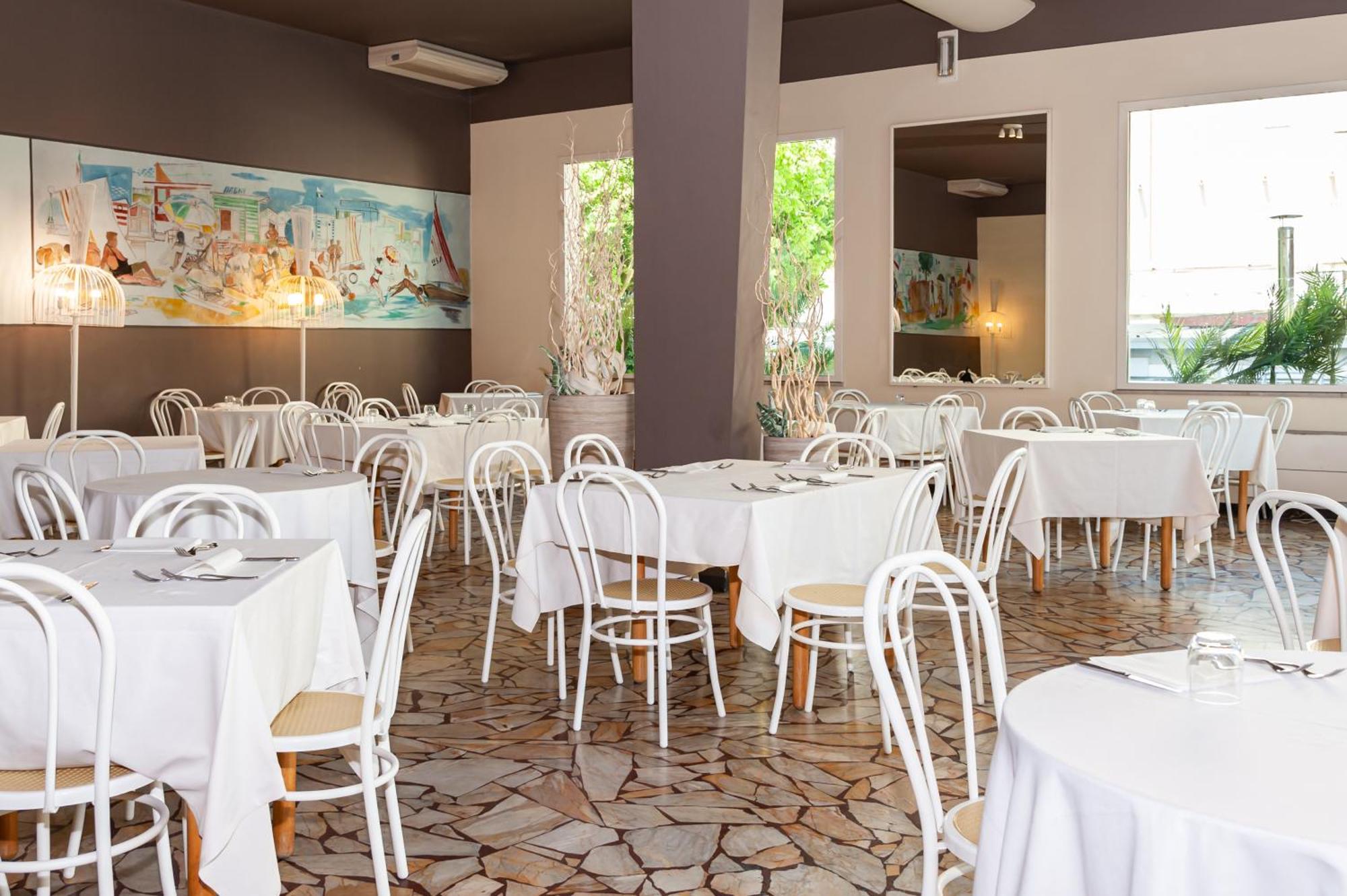 Hotel Trionfal Milano Marittima Esterno foto