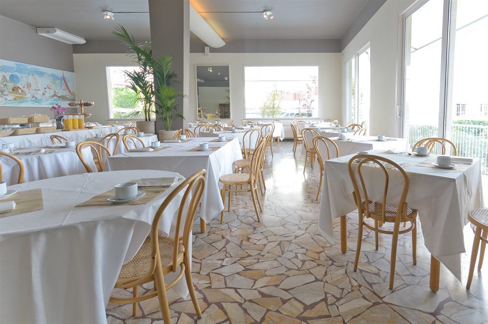 Hotel Trionfal Milano Marittima Esterno foto