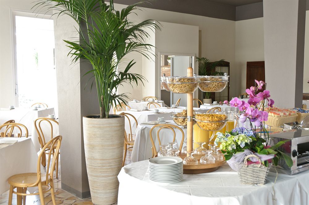 Hotel Trionfal Milano Marittima Esterno foto