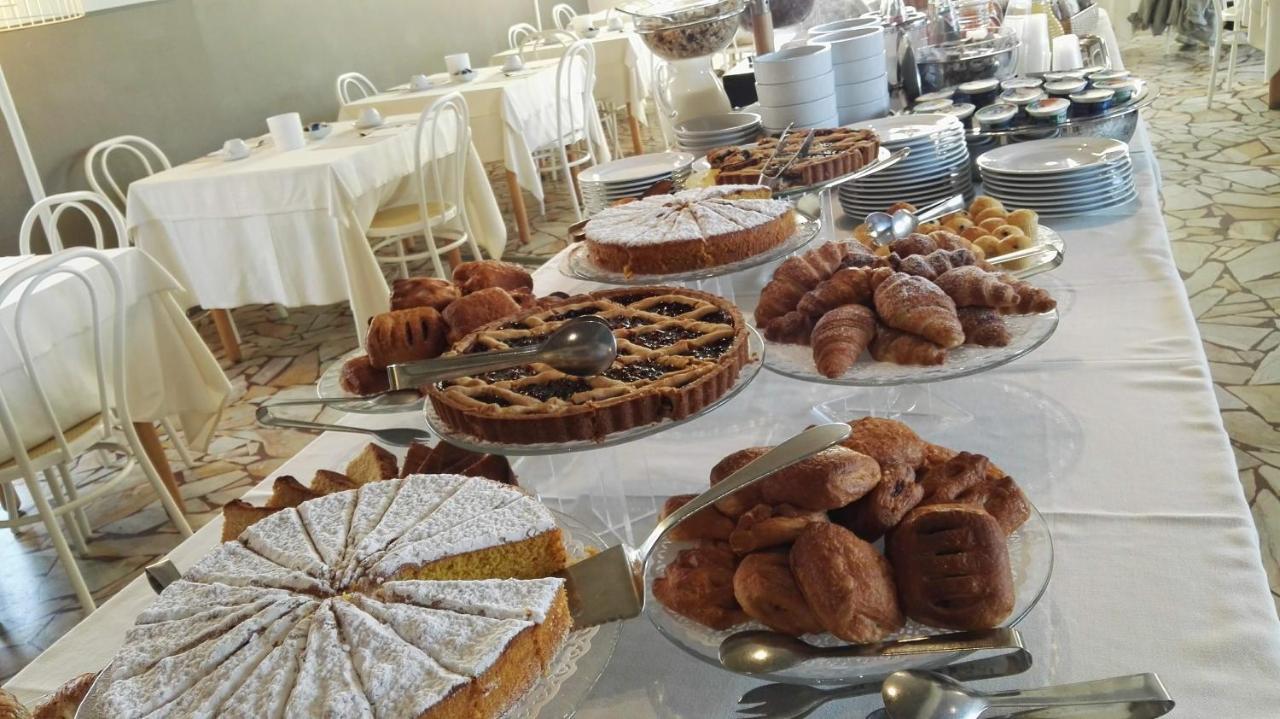 Hotel Trionfal Milano Marittima Esterno foto